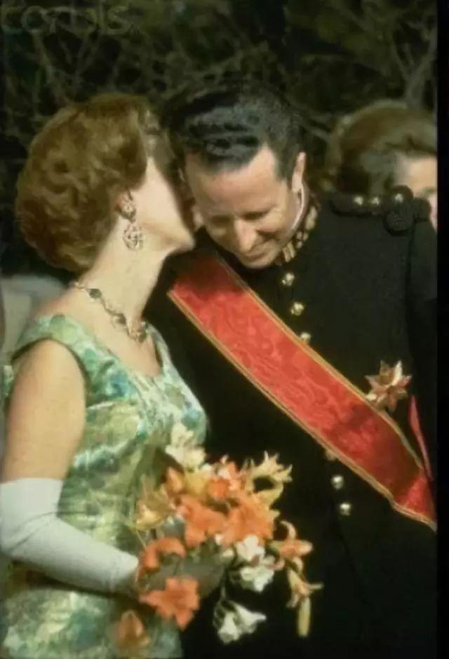比利時最帥國王：他家真有王位要繼承，卻獨寵不育王后33年……